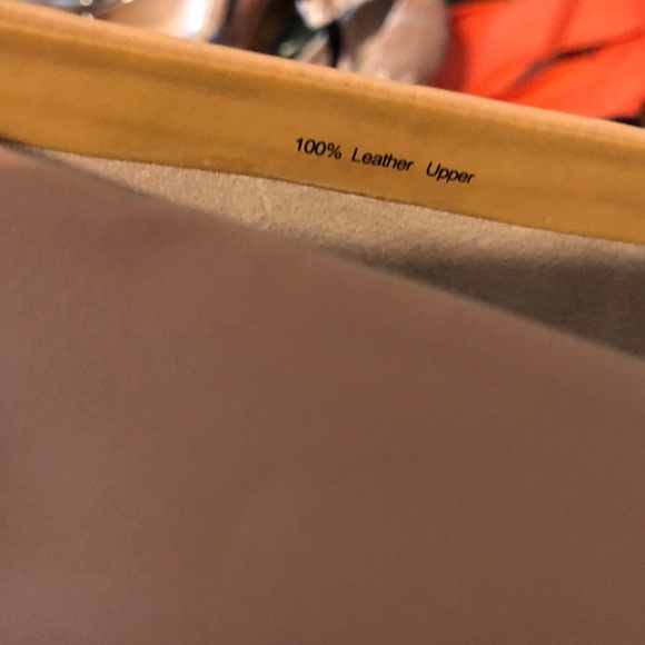 Elegant Nude Loafers - Picture 3 of 8